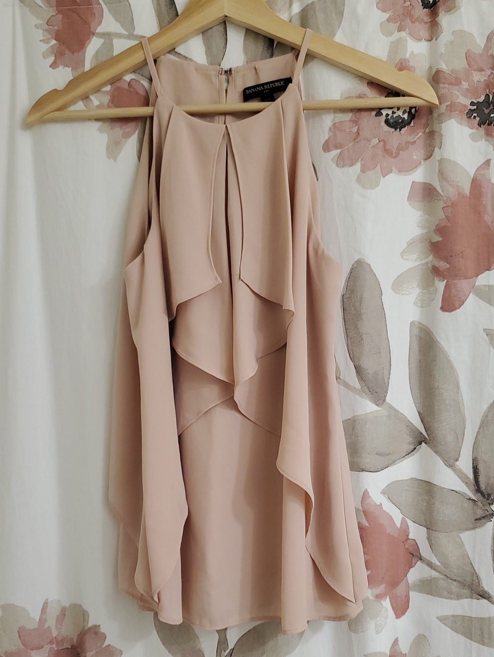 ⭐️ 3/$15 ⭐️ Banana Republic Blush Flowy Top
